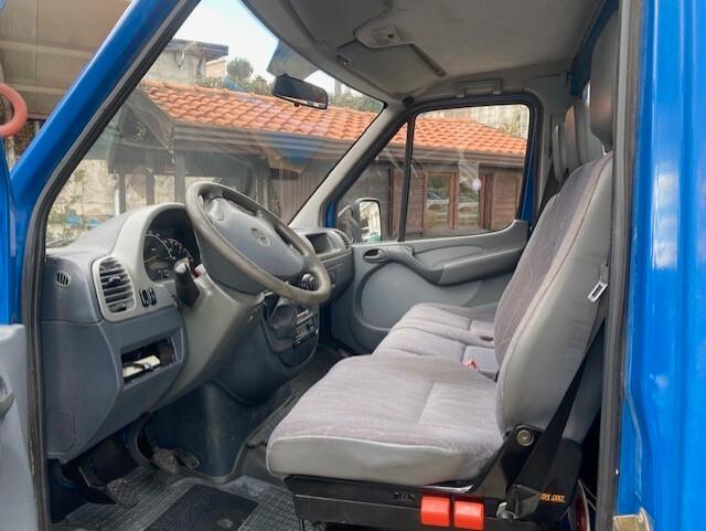 MERCEDES 616 CDI CON GRU