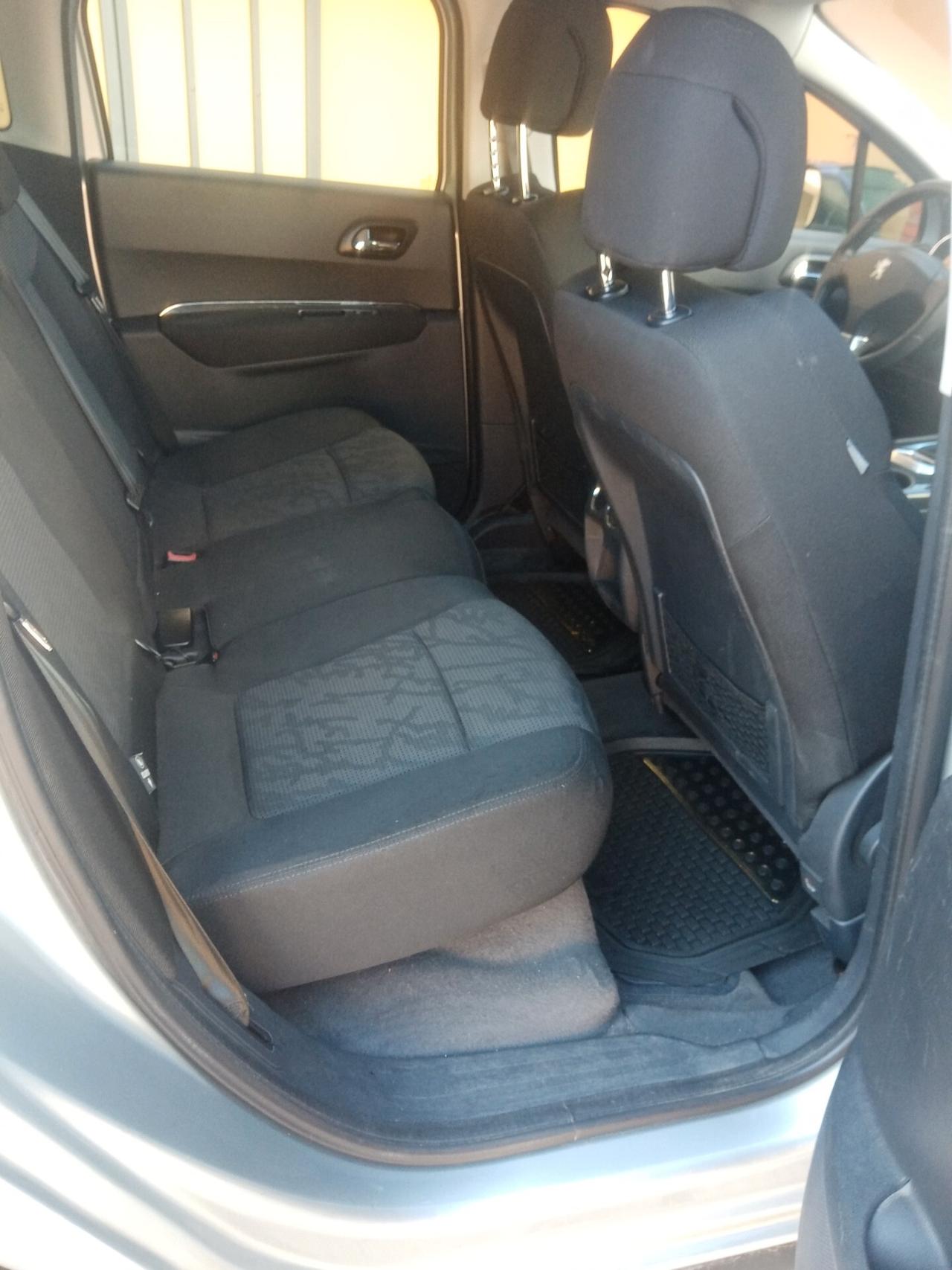 Peugeot 3008 1.6 HDi 110CV Business