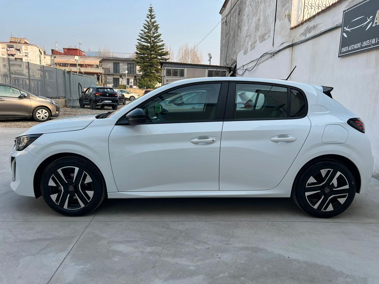 PEUGEOT 208 1.2 PURETECH 75CV 2025!!! COME NUOVA!!!