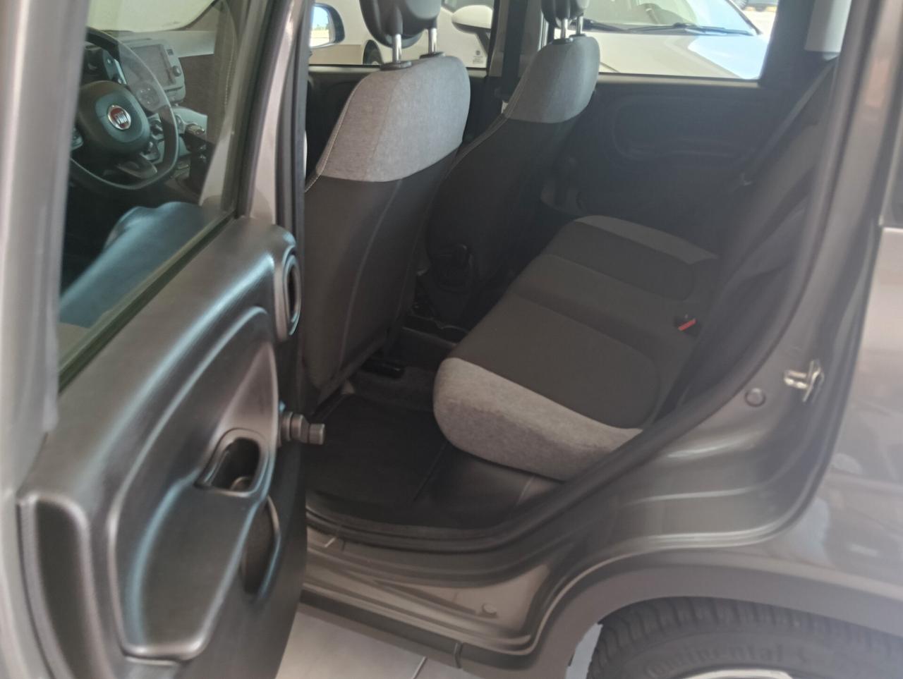 Fiat Panda Hybrid city life