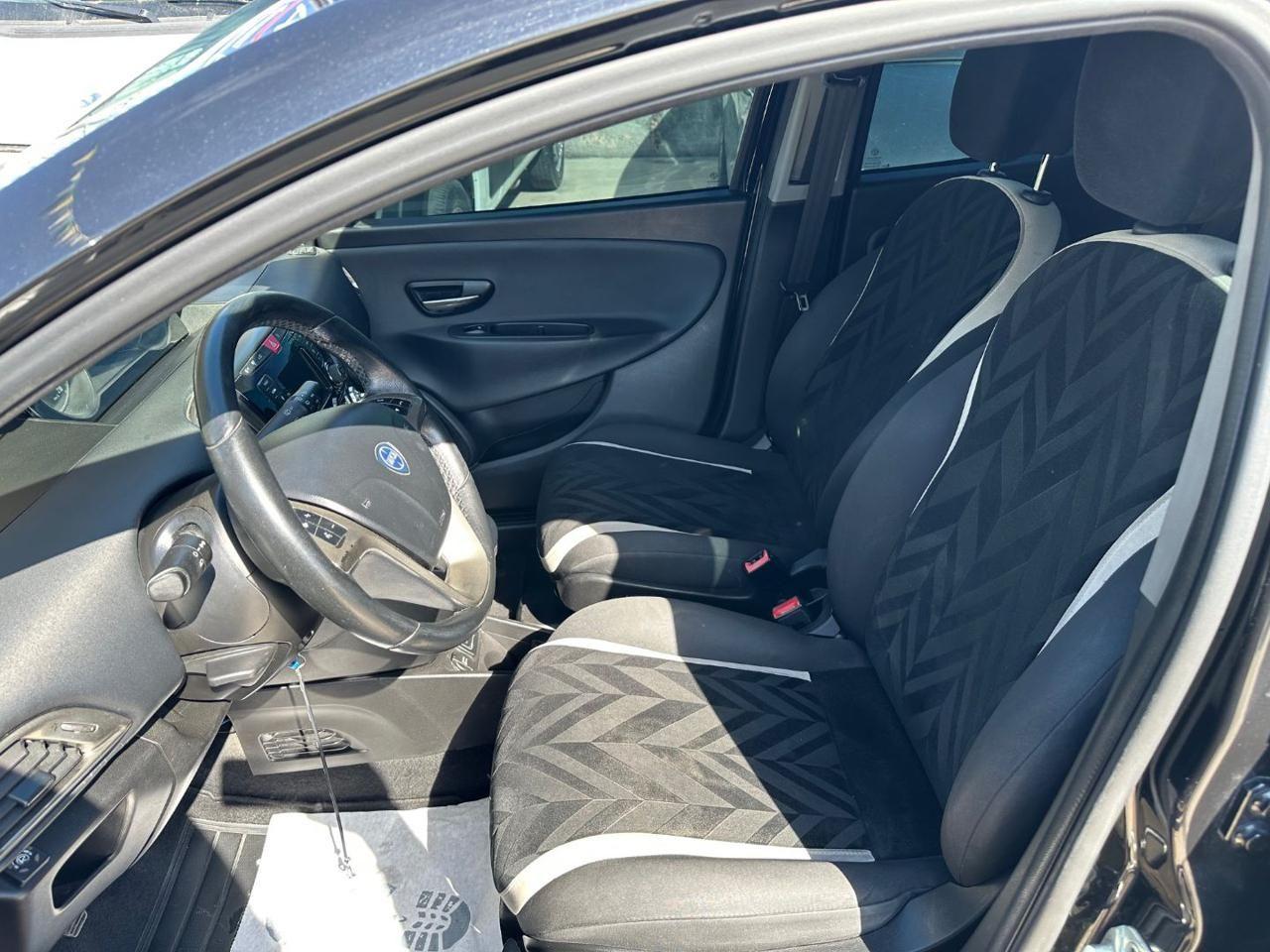 Lancia Ypsilon 1.2 GPL Gold