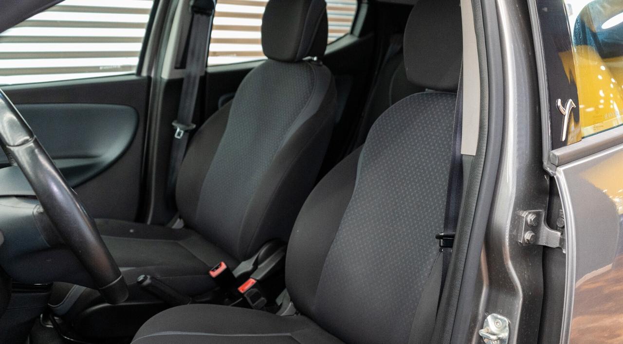 Lancia Ypsilon 1.3 MJT 95 CV Platinum PERMUTA