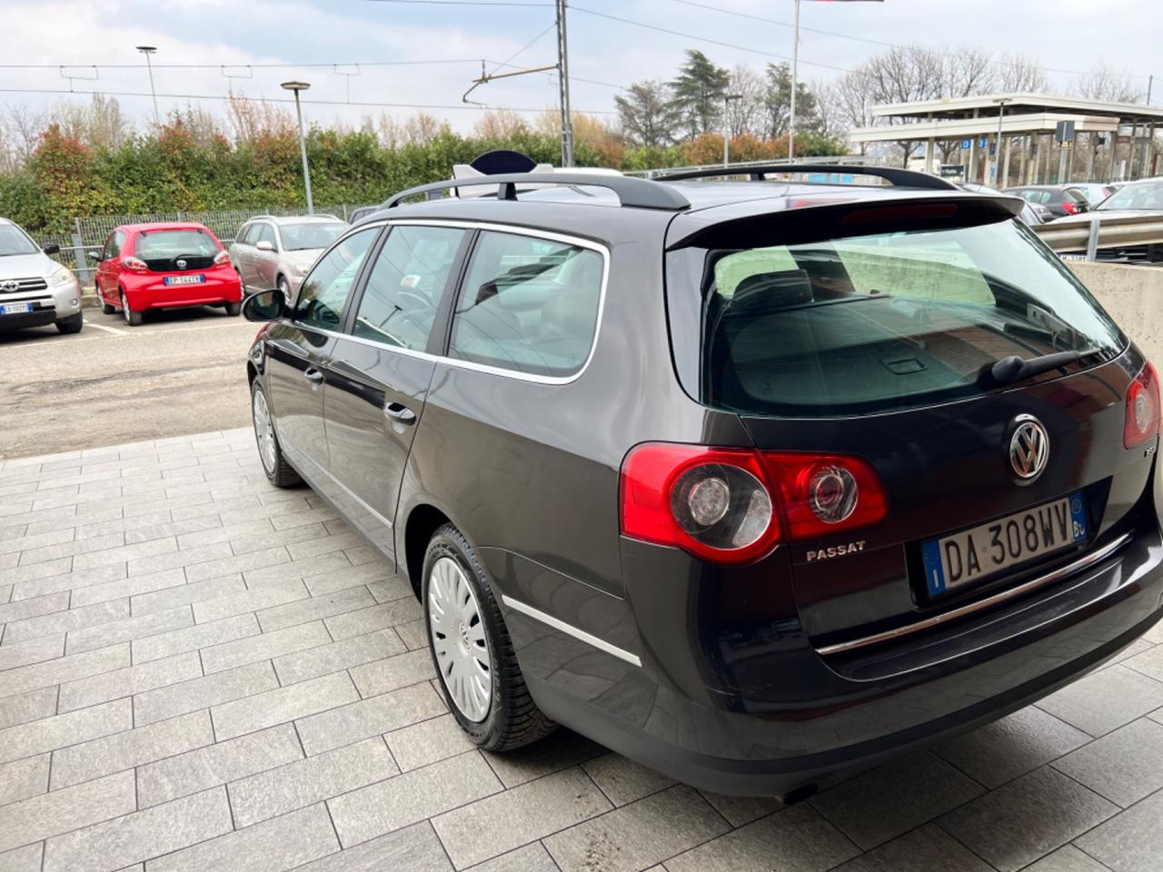 Volkswagen Passat 1.6 16V FSI Comfortline