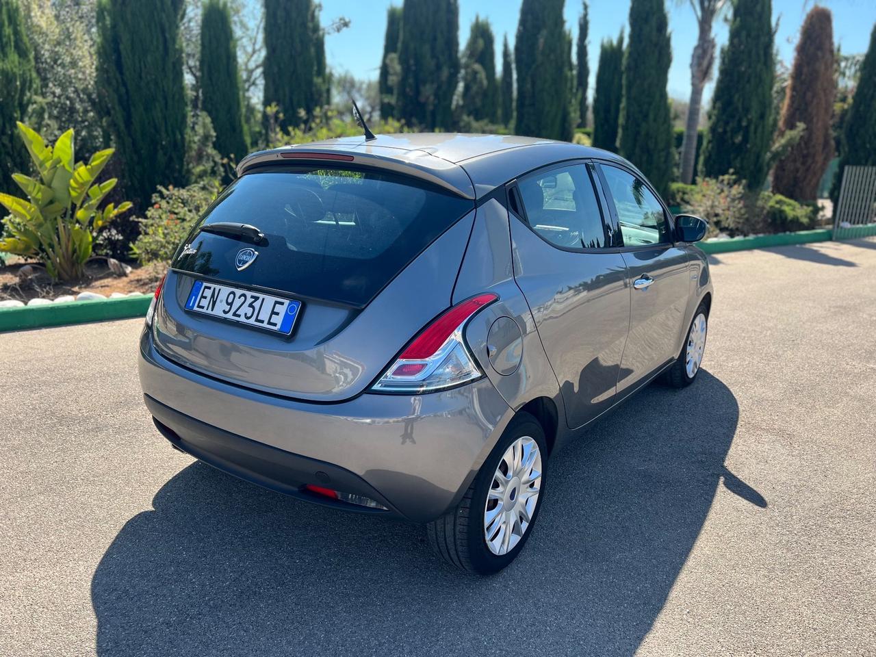 Lancia Ypsilon 1.3 MJT 95 CV 5p NEOPA Platinum