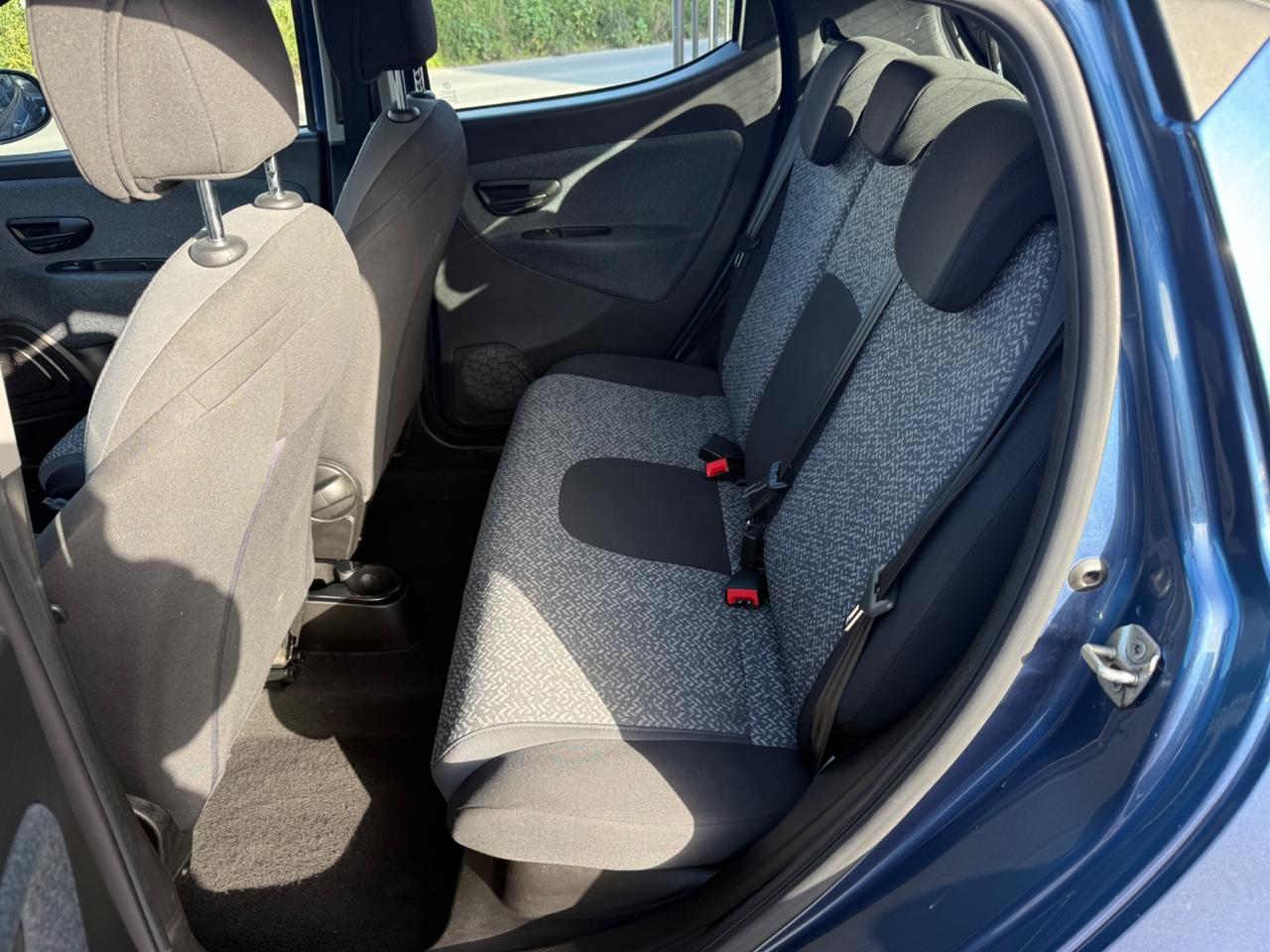 Lancia Ypsilon 1.0 FireFly Hybrid Silver Plus