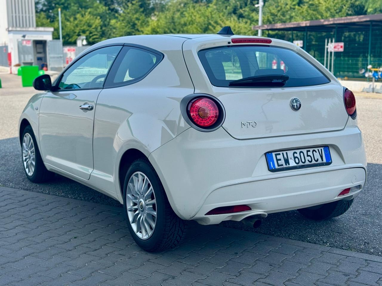 Alfa Romeo MiTo 1.4 78 CV ok neopatentati euro6 distribuzione eseguita