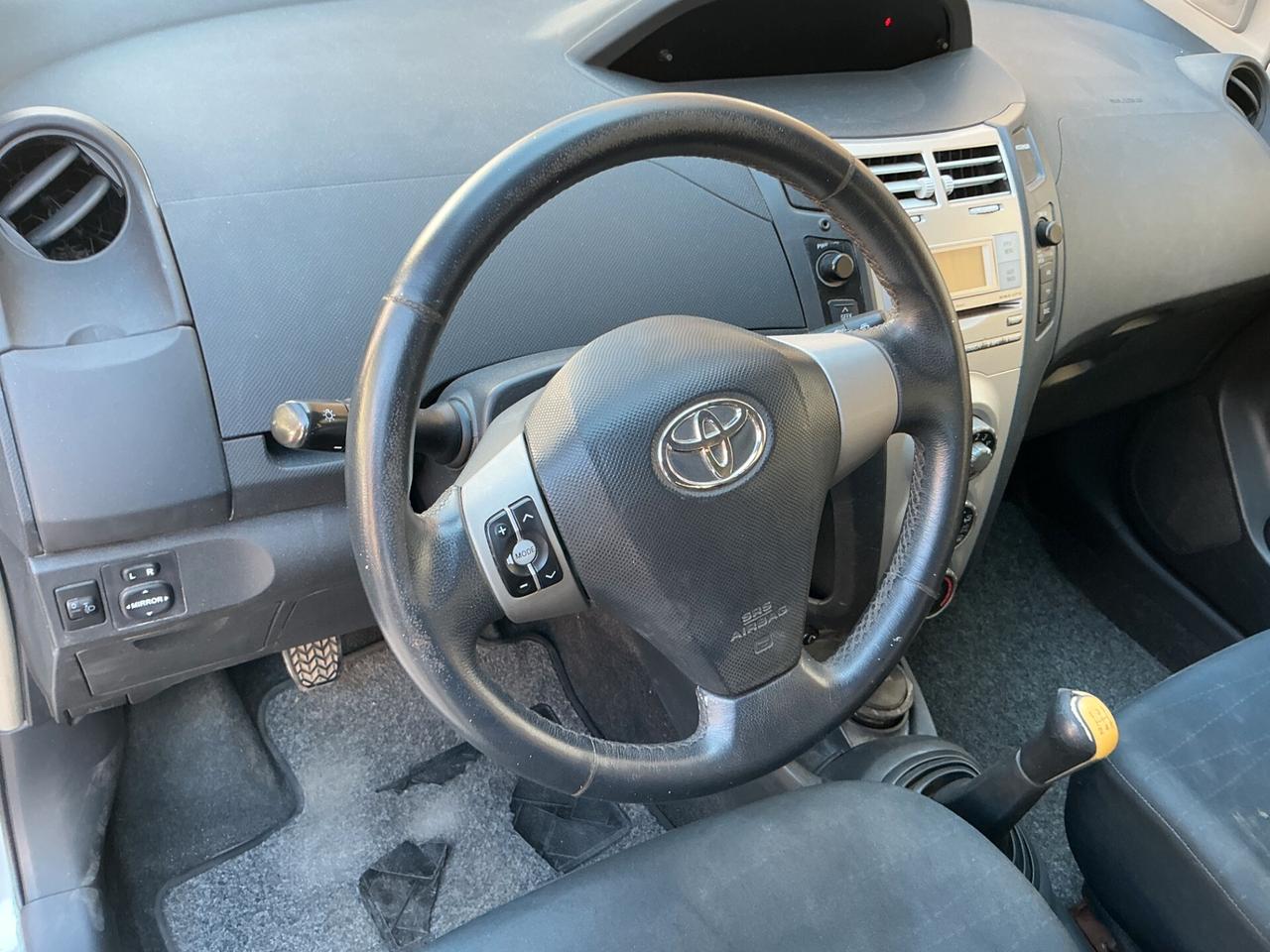 Toyota Yaris 1.0 5 porte Sol