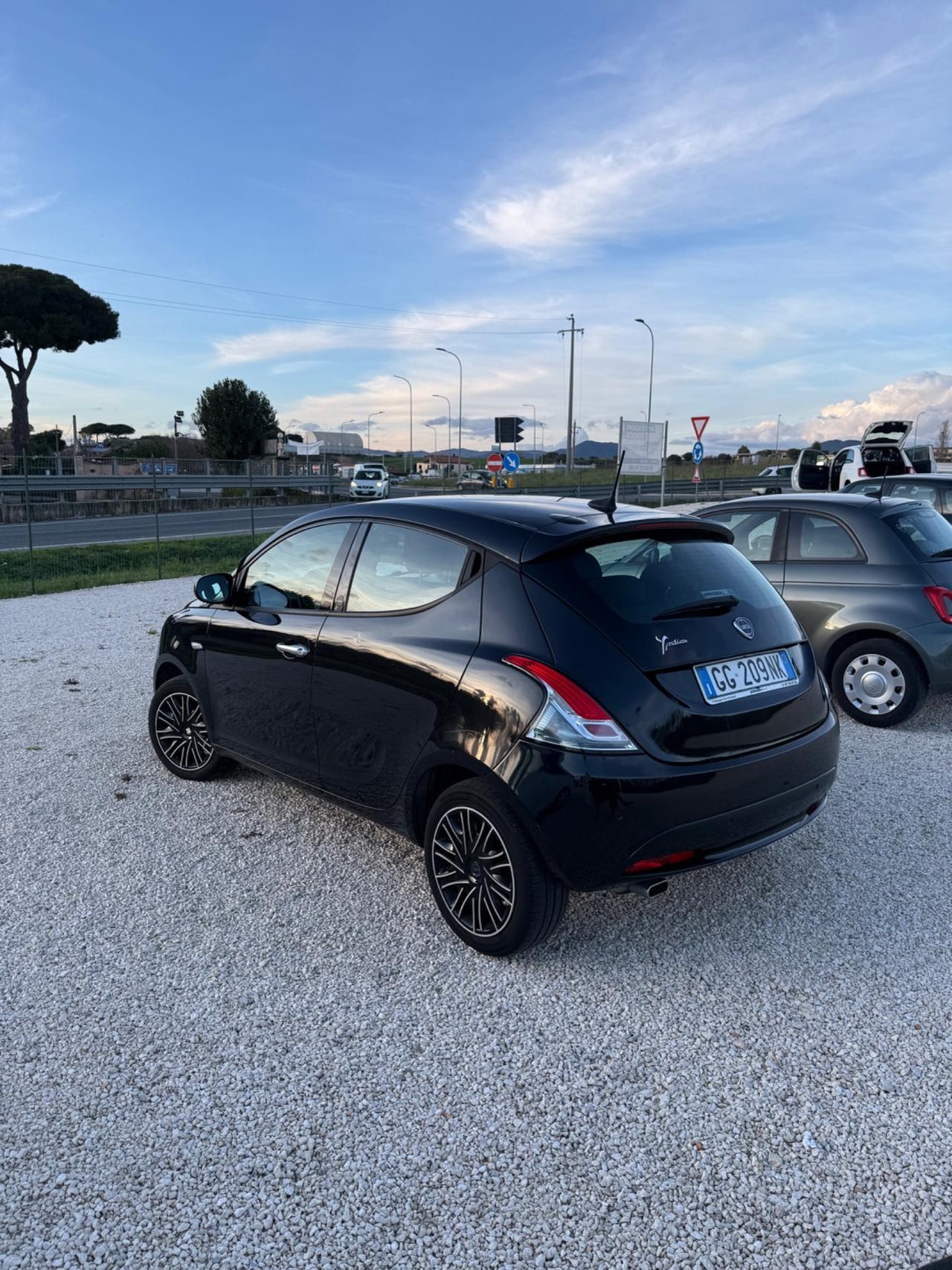 Lancia Ypsilon 1.2 69 CV GPL