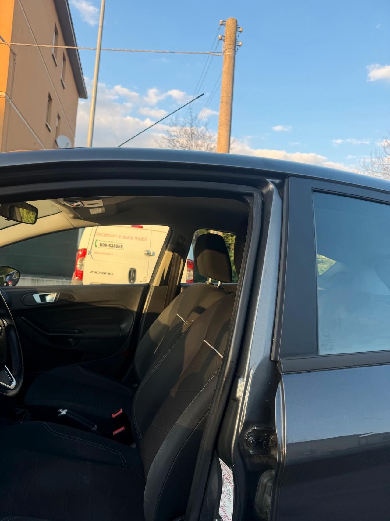 Ford Fiesta 1.4 GPL - NEOPATENTATI - 12 MESI DI GARANZIA -