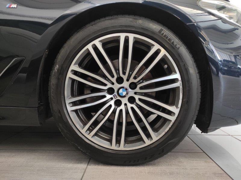 BMW Serie 5(G30/31/F90) - 520d xDrive Touring Msport