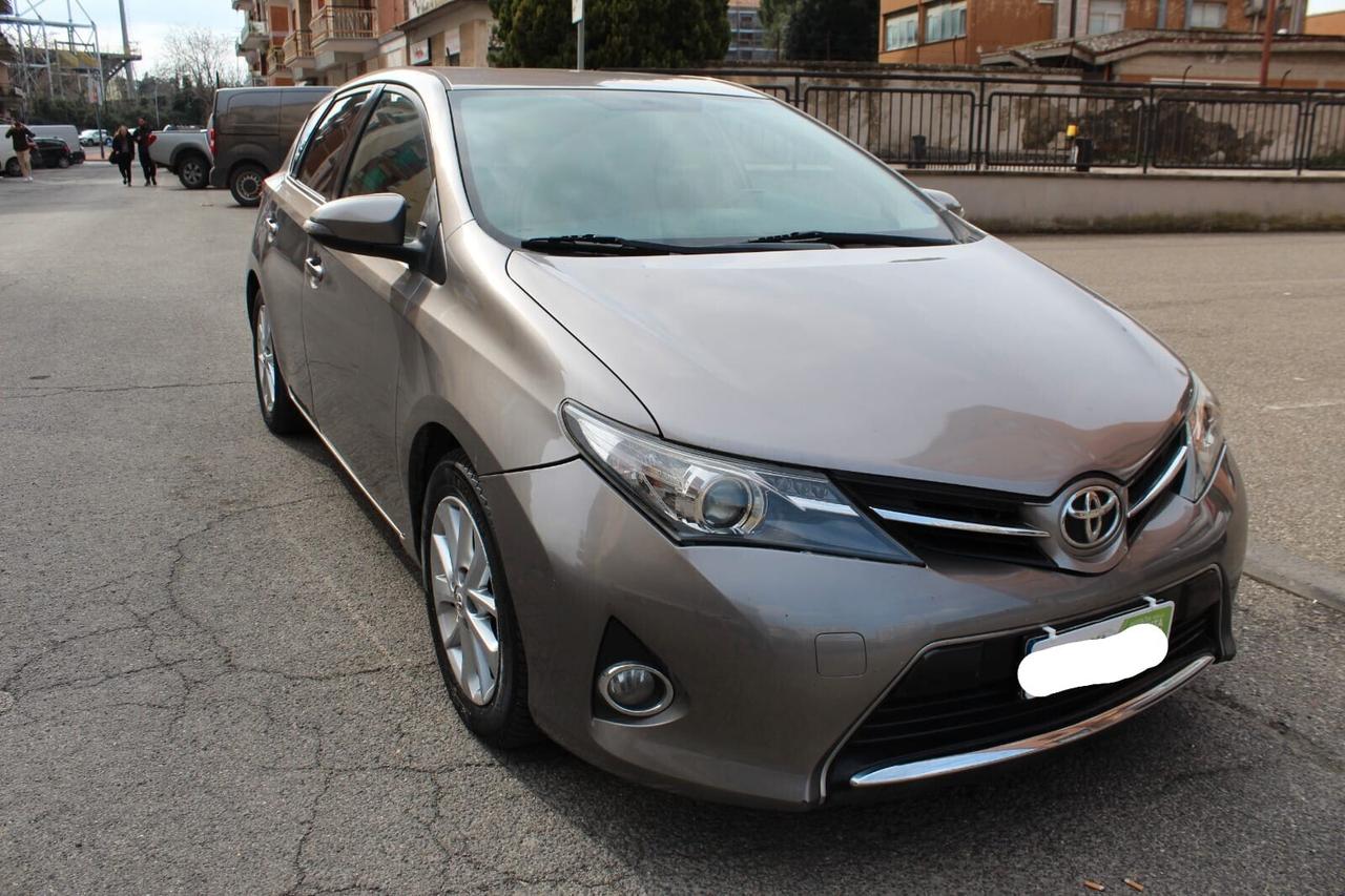 Toyota Auris 1.4 D-4D Active