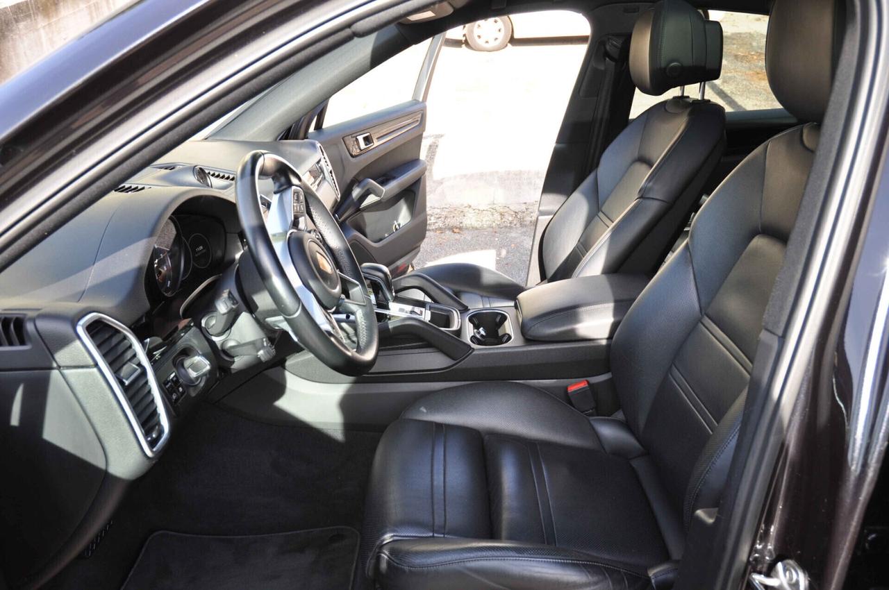 Porsche Cayenne Coupé 3.0 V6 E-Hybrid LEASING