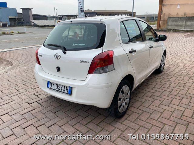 TOYOTA Yaris 1.0 5 porte