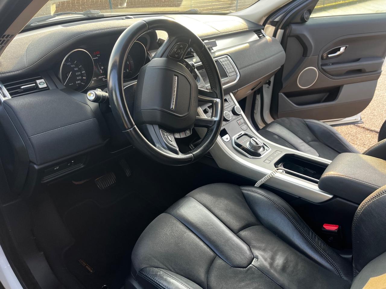 Land Rover Range Evoque 2.2 TD4 5p. Pure Tech Pack Launch Edition