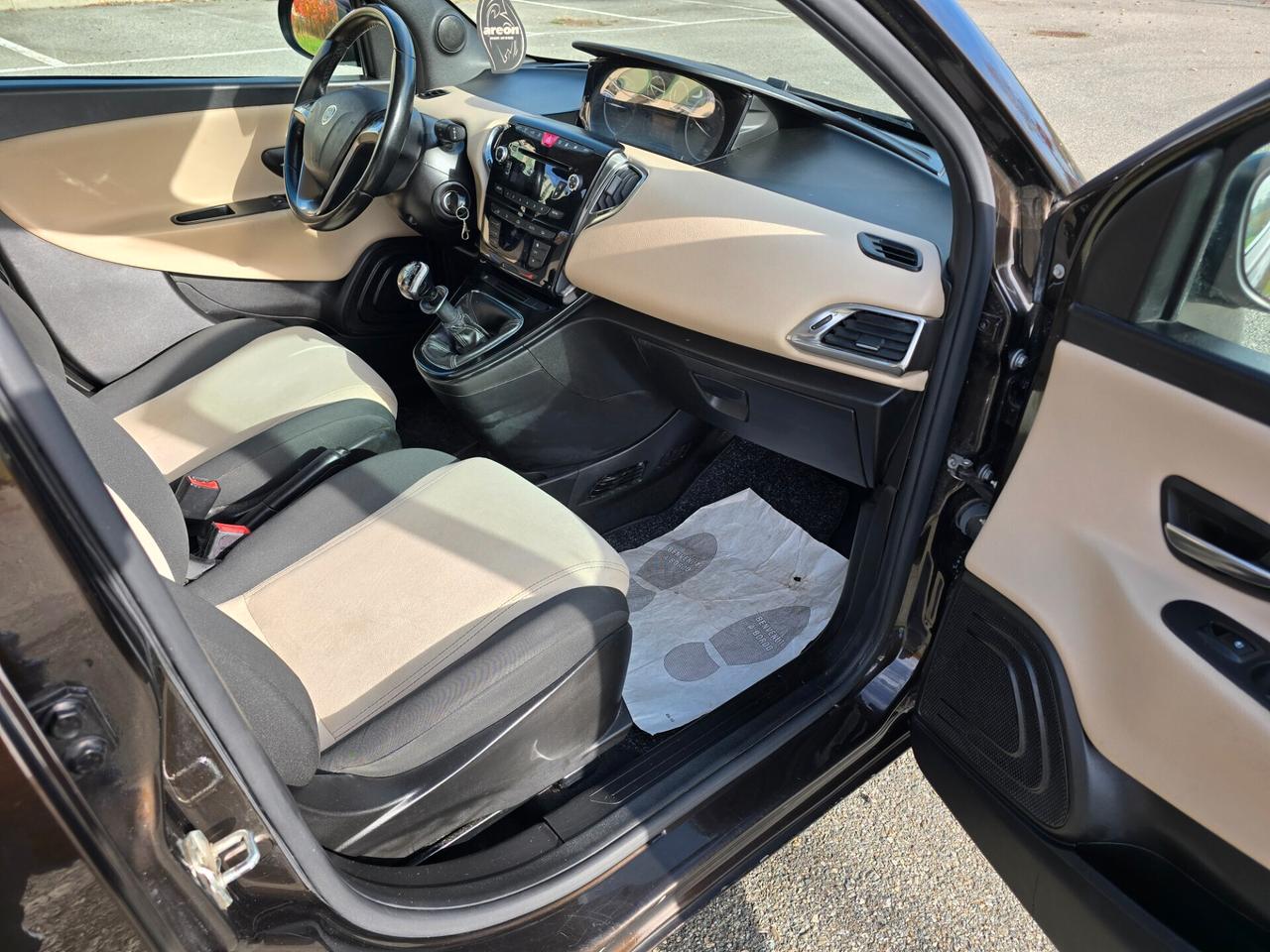 Lancia Ypsilon 1.2 69 CV 5 porte GPL Ecochic Gold