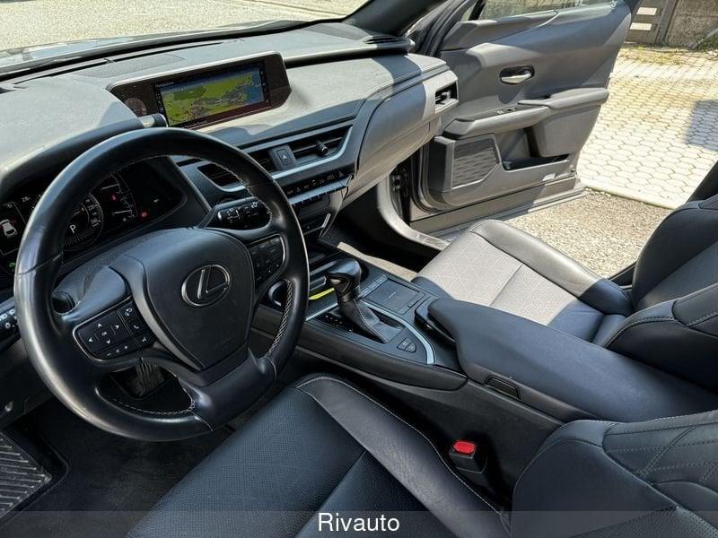 Lexus UX Hybrid Luxury