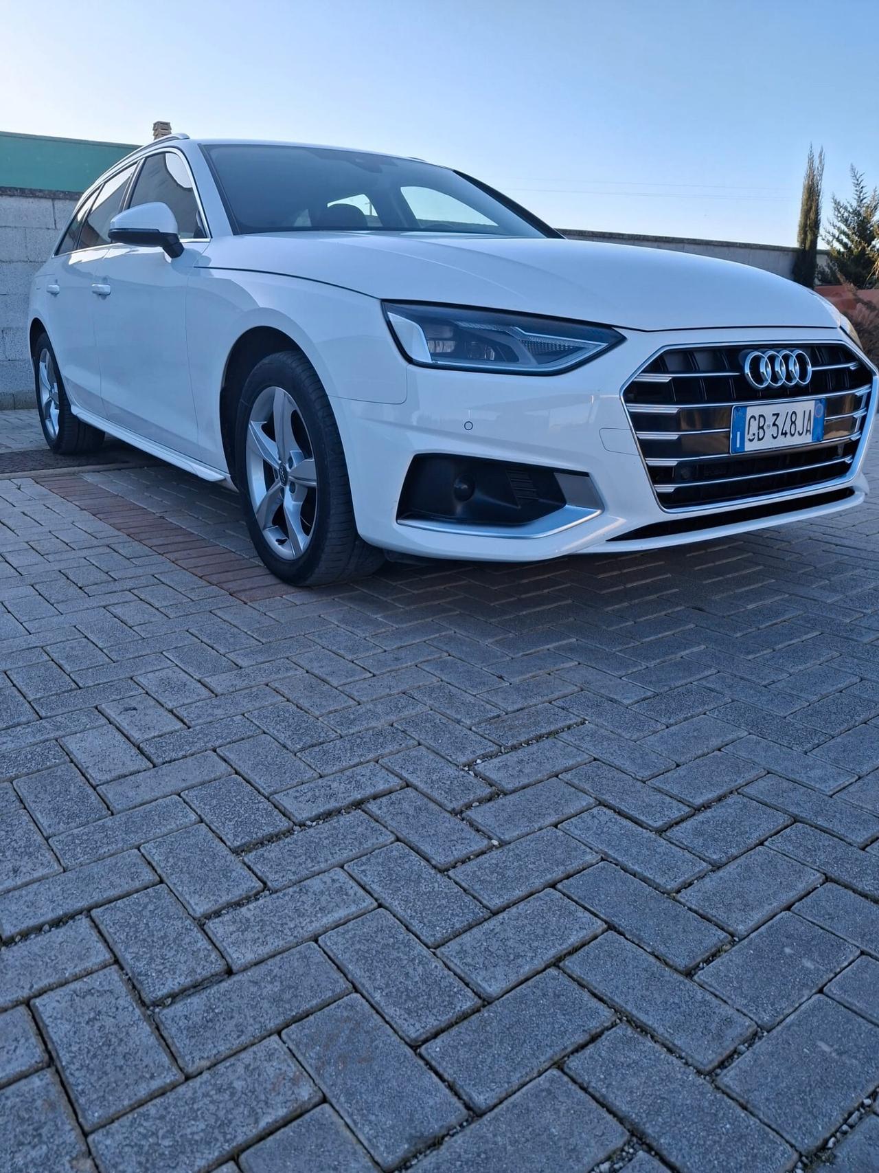 Audi A4 Avant 30 TDI Business Advanced Garanzia Europea