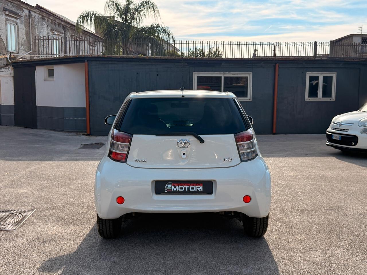 Toyota iQ 1.0