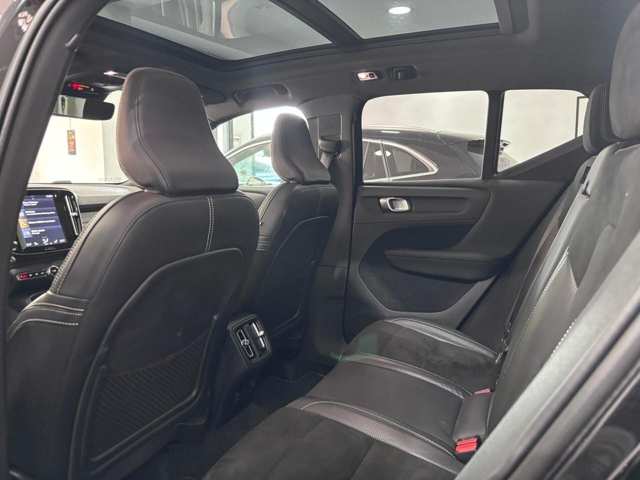 Volvo XC40 R-DESIGN LET-NAVI-TETTO