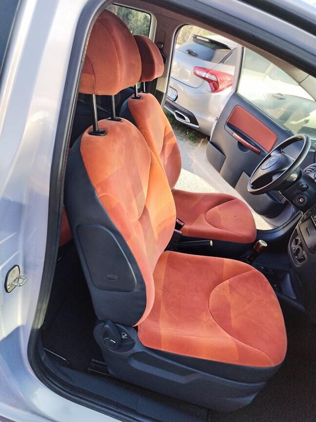 Citroen C2 1.1 Elegance 103000KM ANNO 2004 MANUTENZIONI FATTE