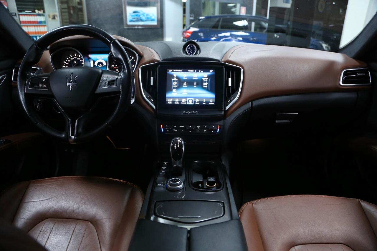 Maserati Ghibili V6 250cv Diesel auto