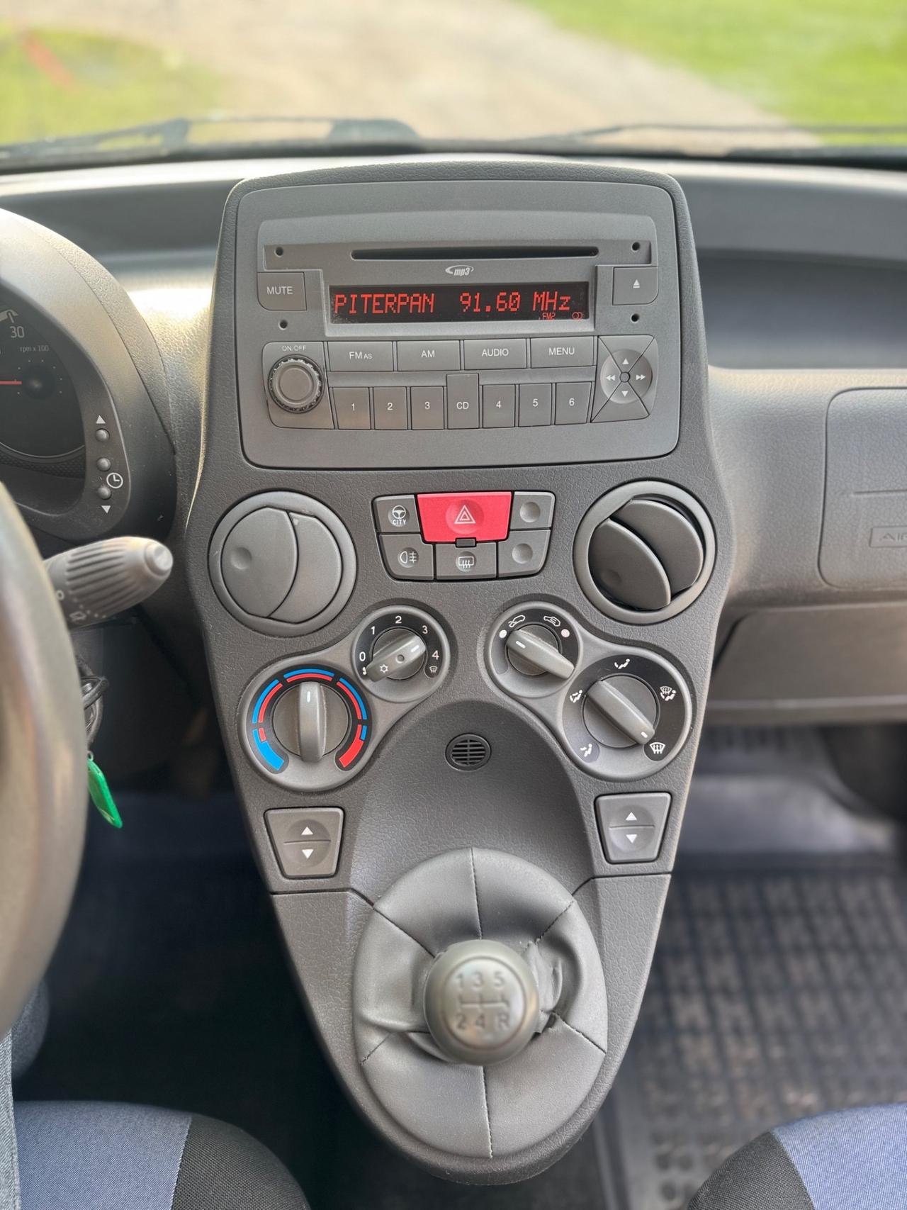 FIAT PANDA 1.2 4x4 BENZINA – 2011 – 5 POSTI