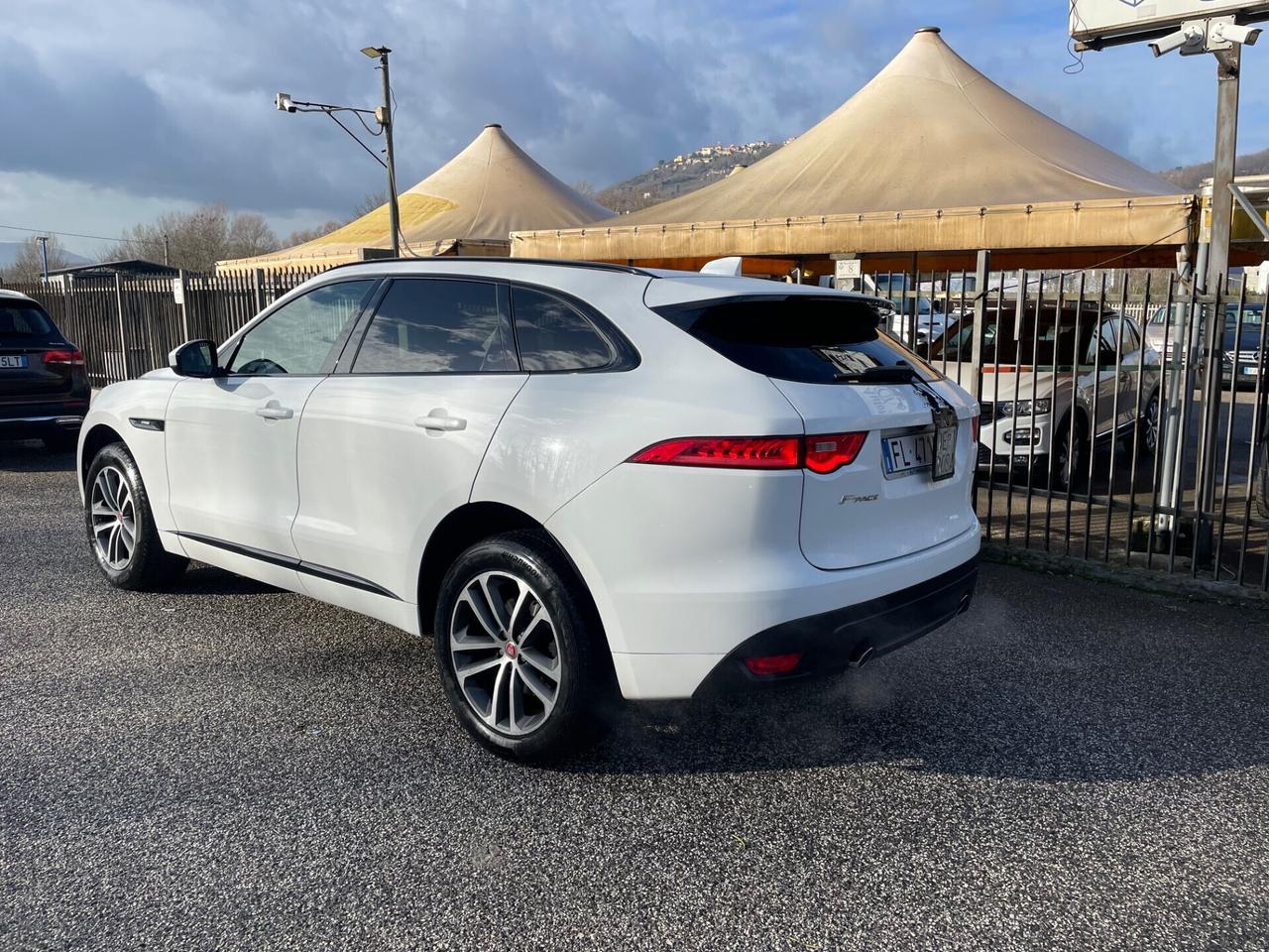 Jaguar F-Pace 2.0 D 240 CV AWD aut. R-Sport