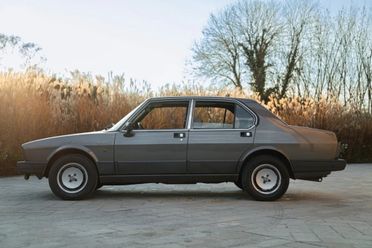 Alfa Romeo Alfetta 2.0i Quadrifoglio Oro