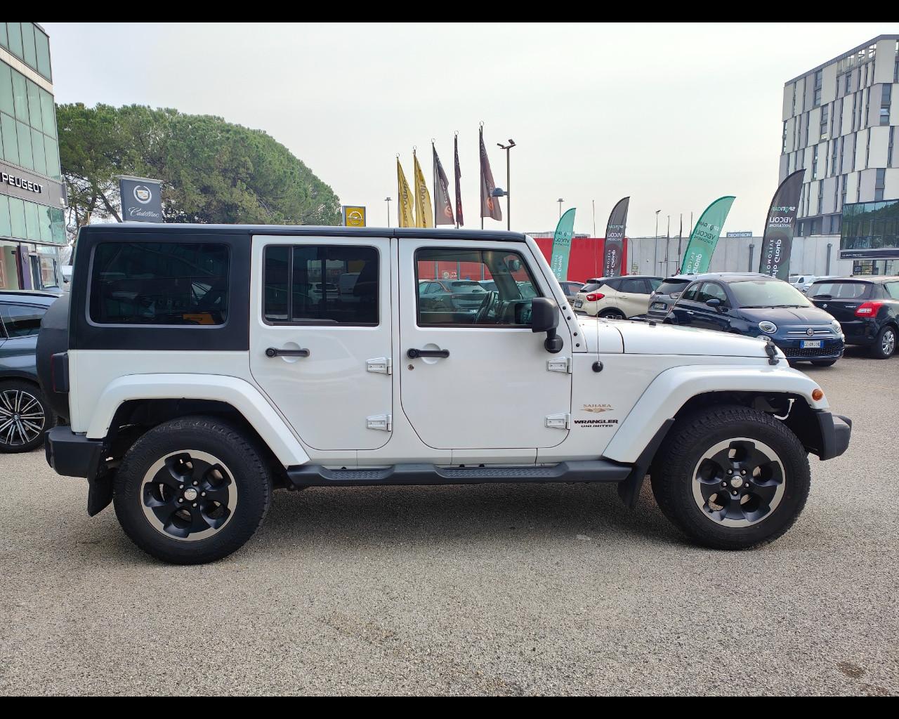 JEEP Wrangler 3ª serie Wrangler Unlimited 2.8 CRD DPF Sahara Auto