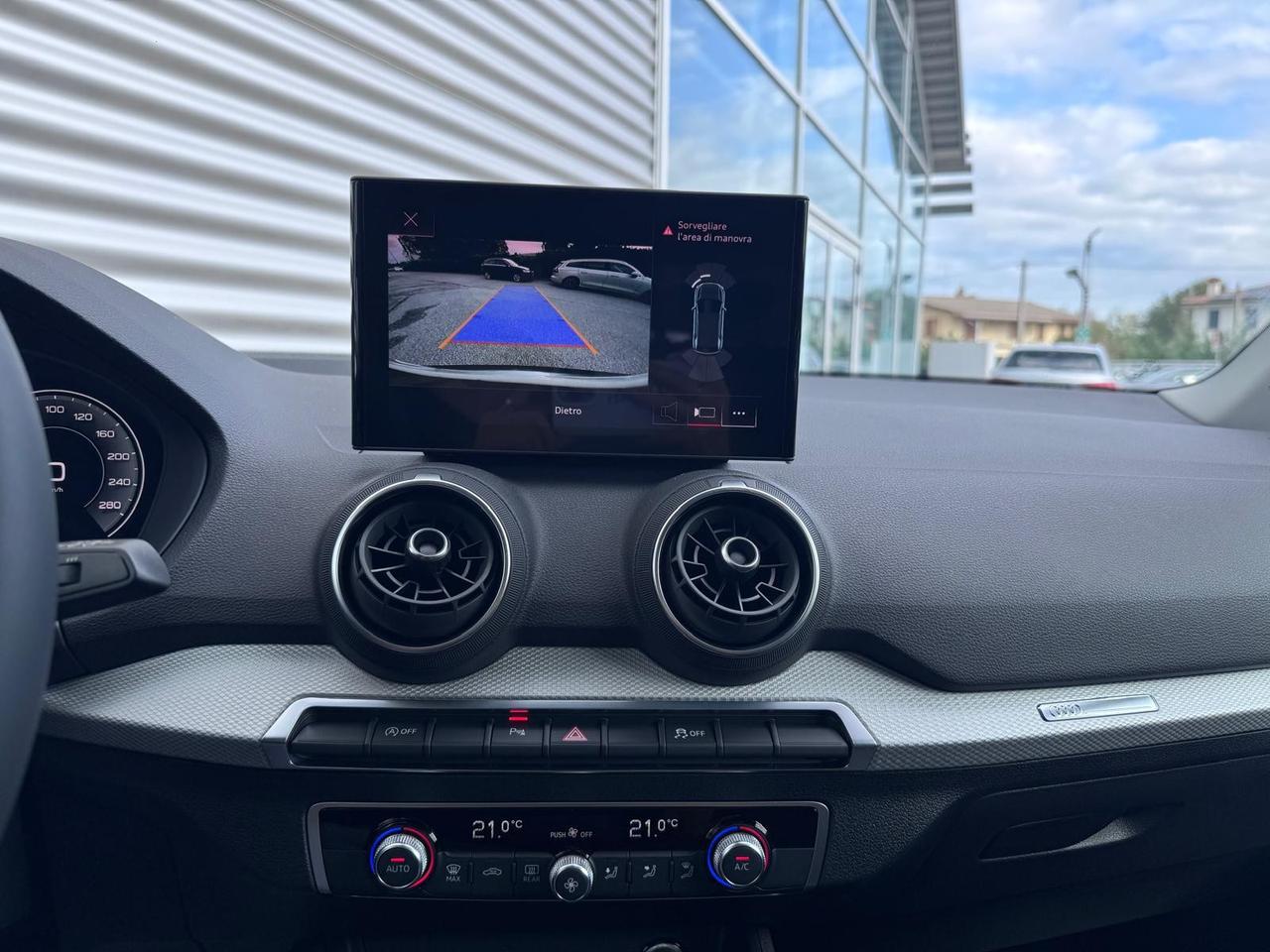 AUDI Q2 35 TDI S-TRONIC S-LINE