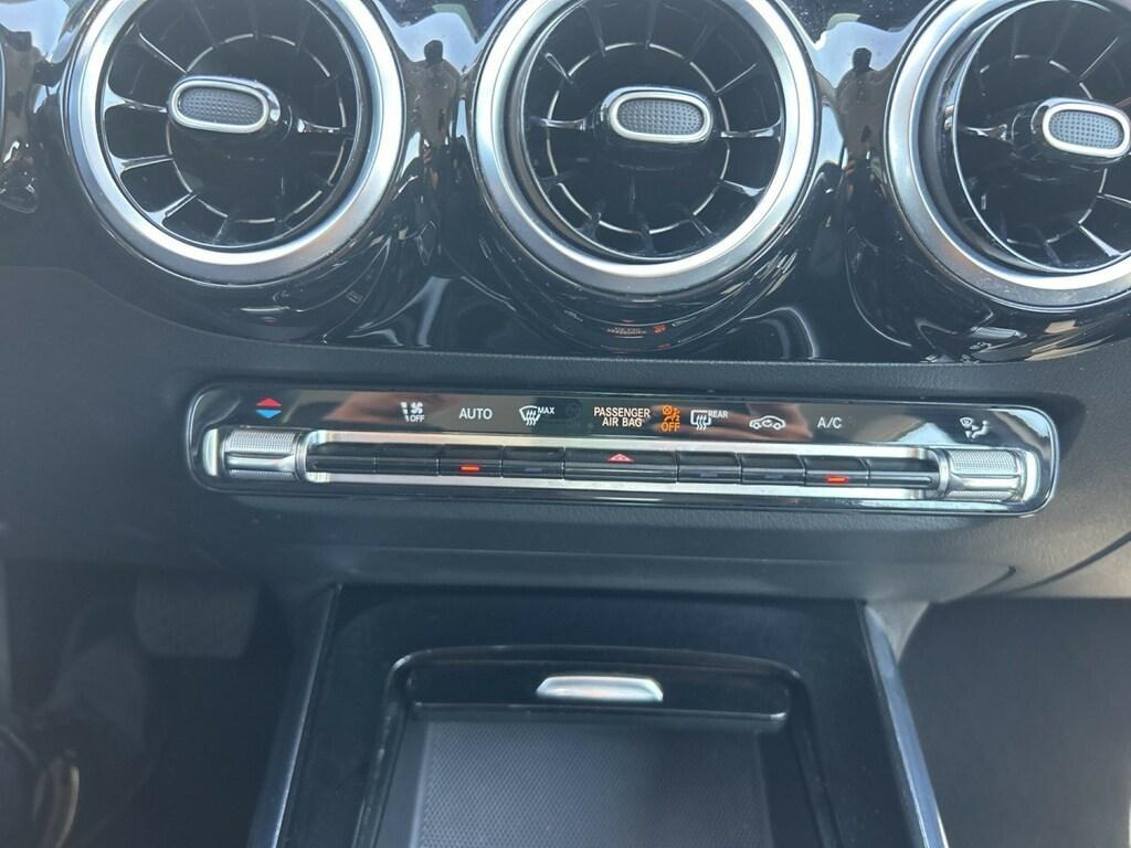 Mercedes GLA 180 180 D Progressive Advanced 8G-DCT