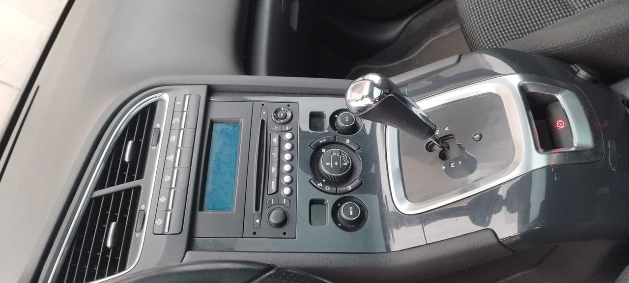 Peugeot 5008 1.6 e-HDi 115CV Stop&Start ETG6 Allure