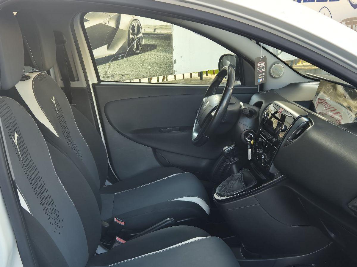 LANCIA - Ypsilon - 0.9 T.Air 85 CV 5 porte Metano Ecochic Gold