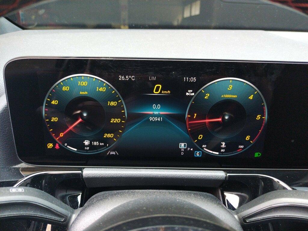 Mercedes GLA 180 180 D Premium 8G-DCT
