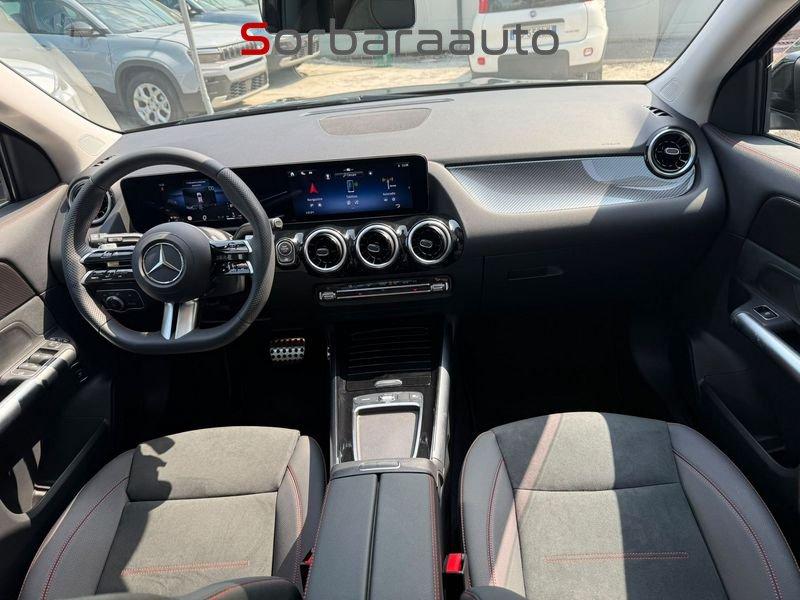 Mercedes-Benz GLA 200 d Automatic AMG Line Premium con Tetto Panoramico.