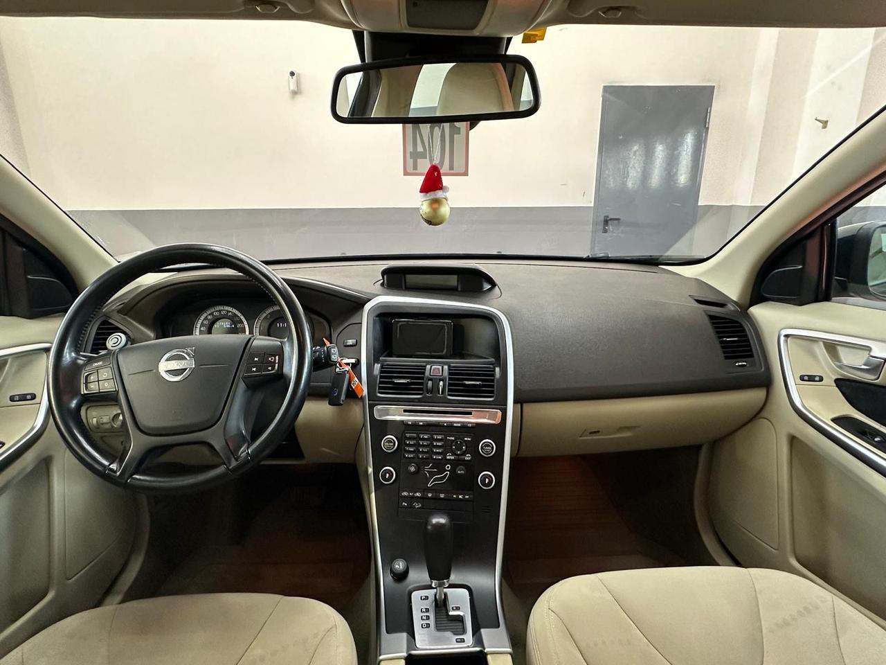 Volvo XC 60 XC60 D5 AWD Geartronic Momentum