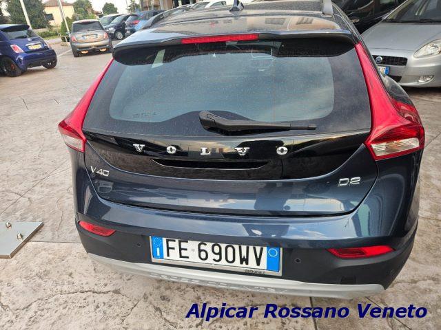 VOLVO V40 D2 R-design cross