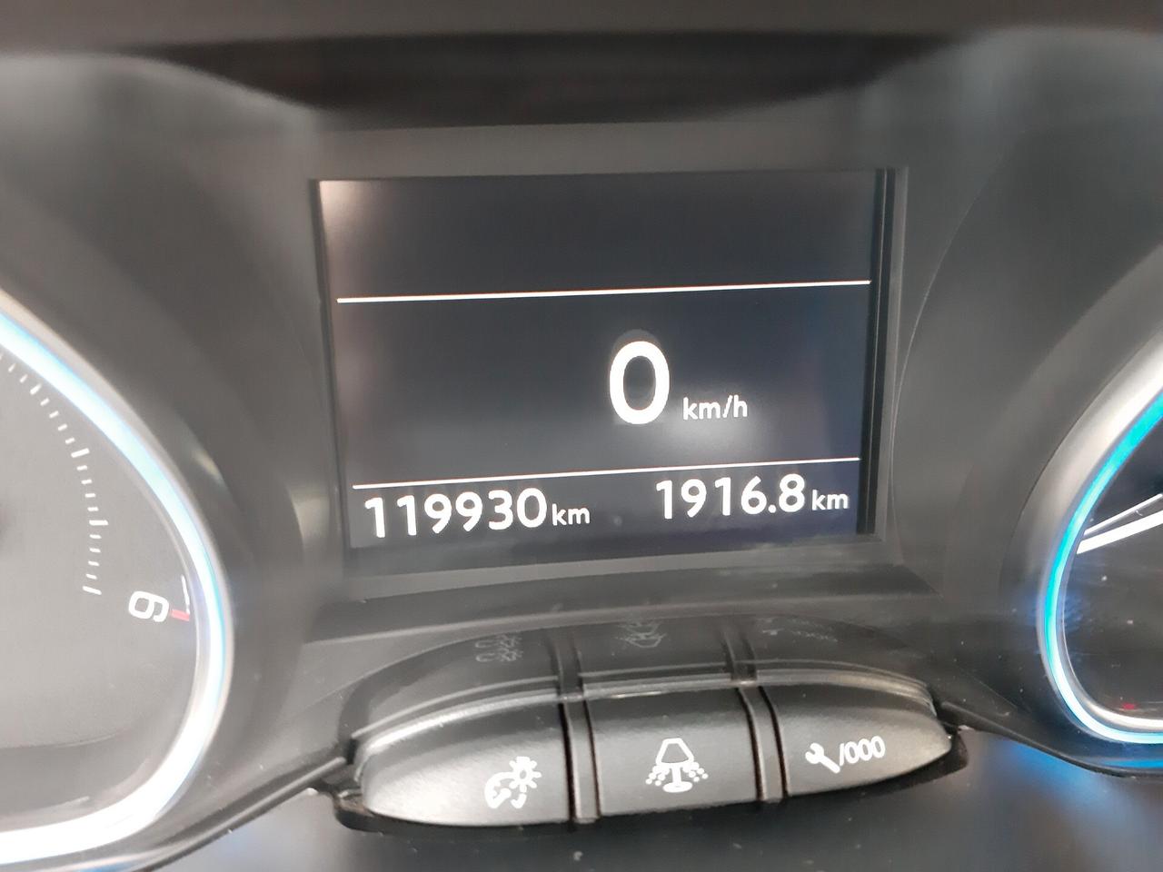 Peugeot 2008 BlueHDi 100 Allure