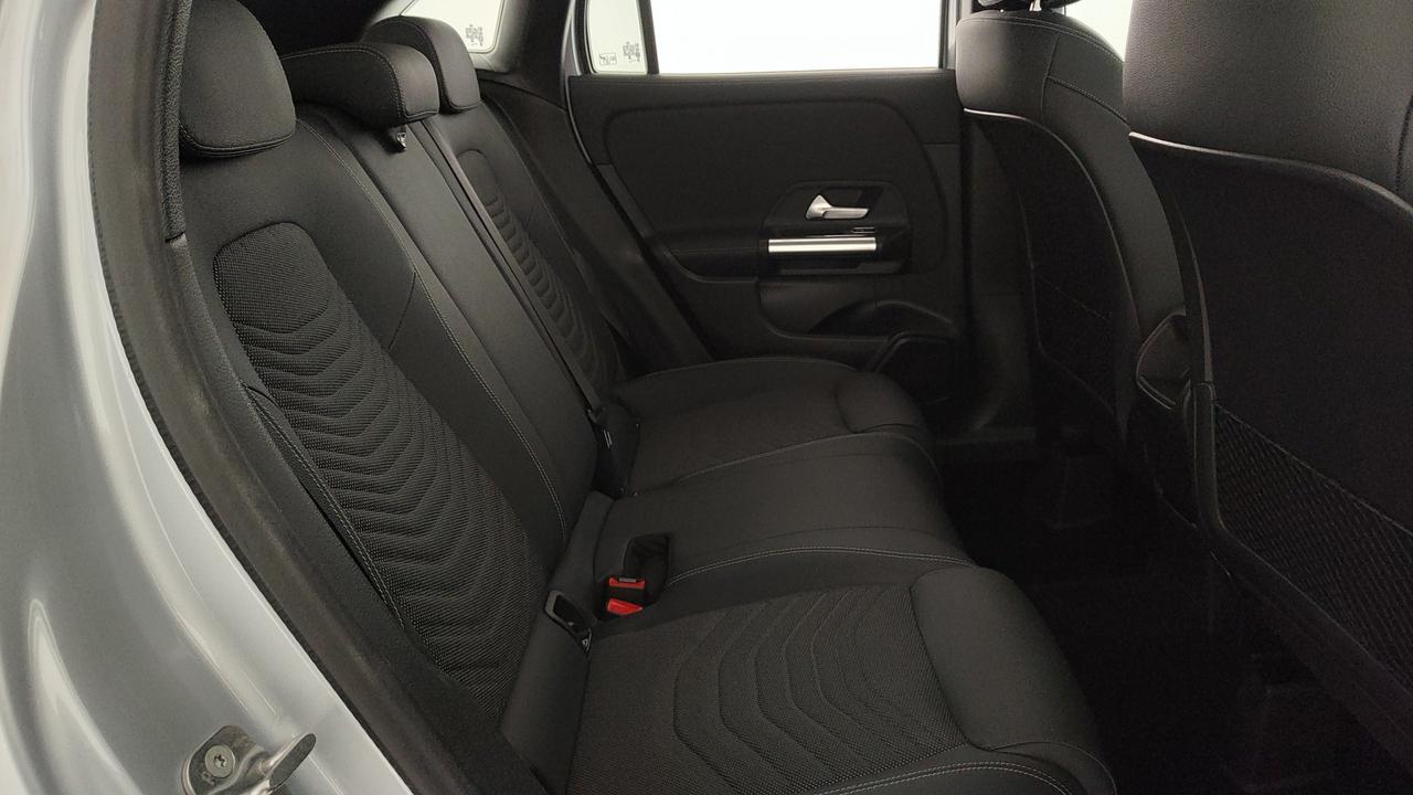 Mercedes-Benz GLA 180 d Progressive Advanced auto