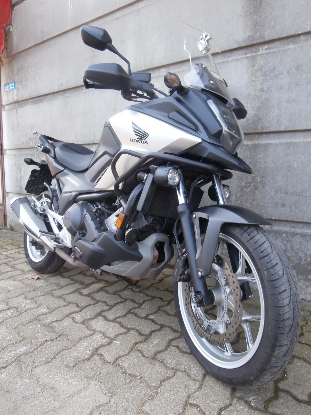 Honda NC 750 X DTC ABS Travel Edition del 2018 trapasso, tagliando e garanzia inclusi