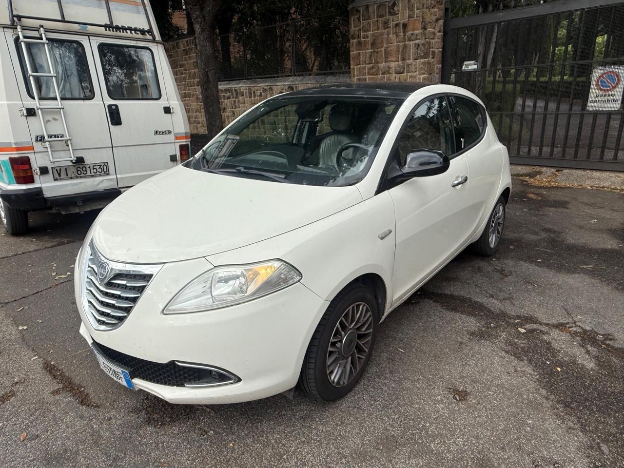Lancia Ypsilon 0.9 TwinAir 85 CV 5 porte S&S DFN Platinum