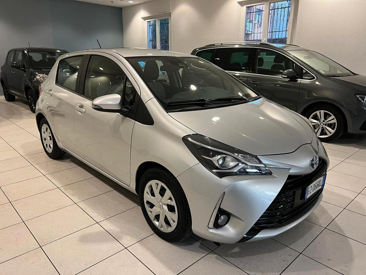 Toyota Yaris 1.5 Hybrid 5 porte Business - 2019