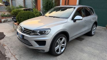 Volkswagen Touareg 3.0 TDI 262 CV tip. BlueMotion Technology Executive