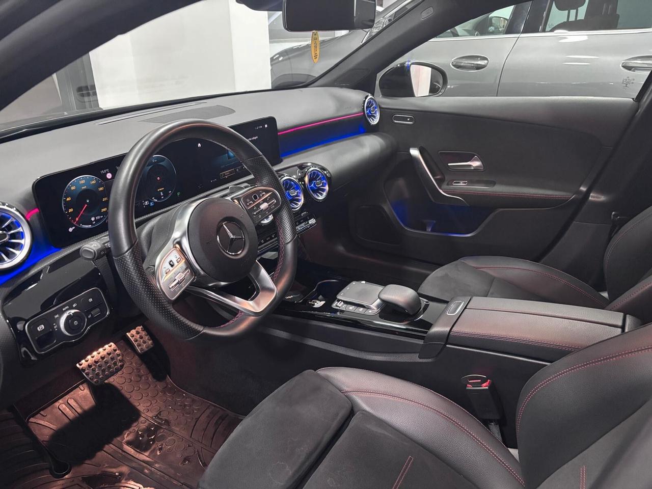 MERCEDES-BENZ A200D PREMIUM AMG NIGHT-NAVI-LED