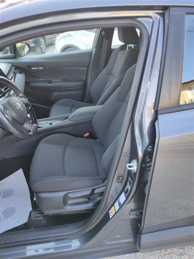 TOYOTA C-HR 1.8Hybr. E-CVT CLIMA,NAVI,TELECAMERA ..