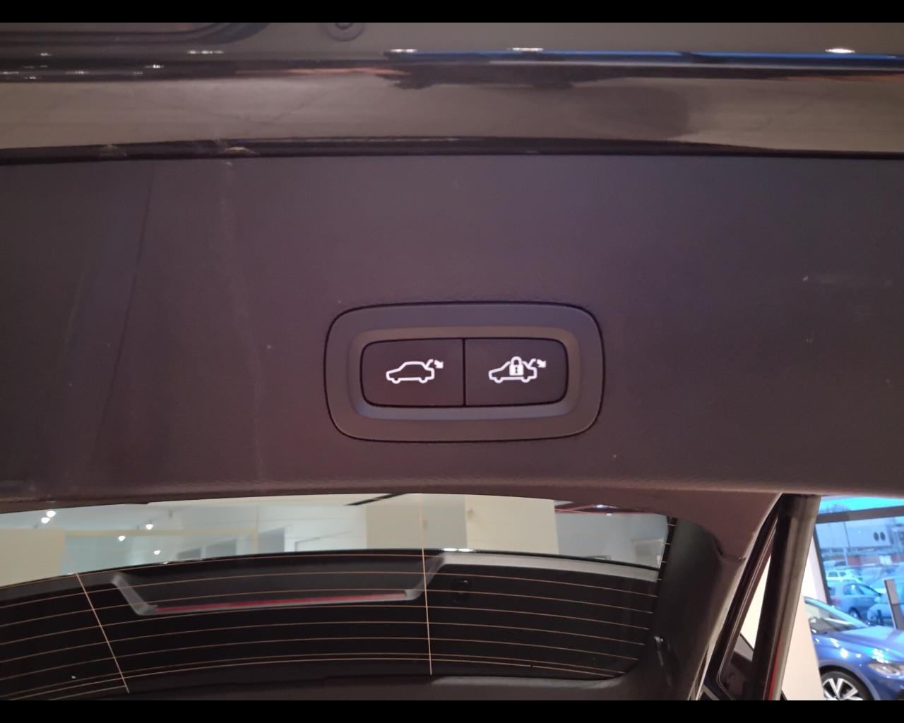 VOLVO XC40 2023 - XC40 2.0 b3 Core auto