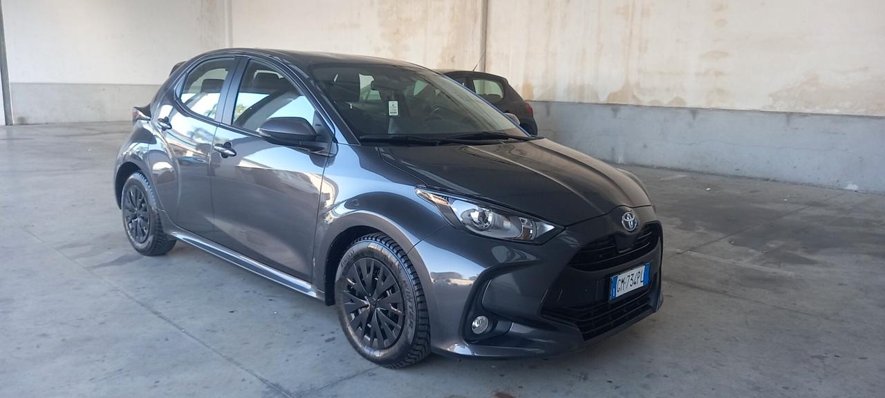 Toyota Yaris 1.5 Hybrid 2023 km 33 mila entra