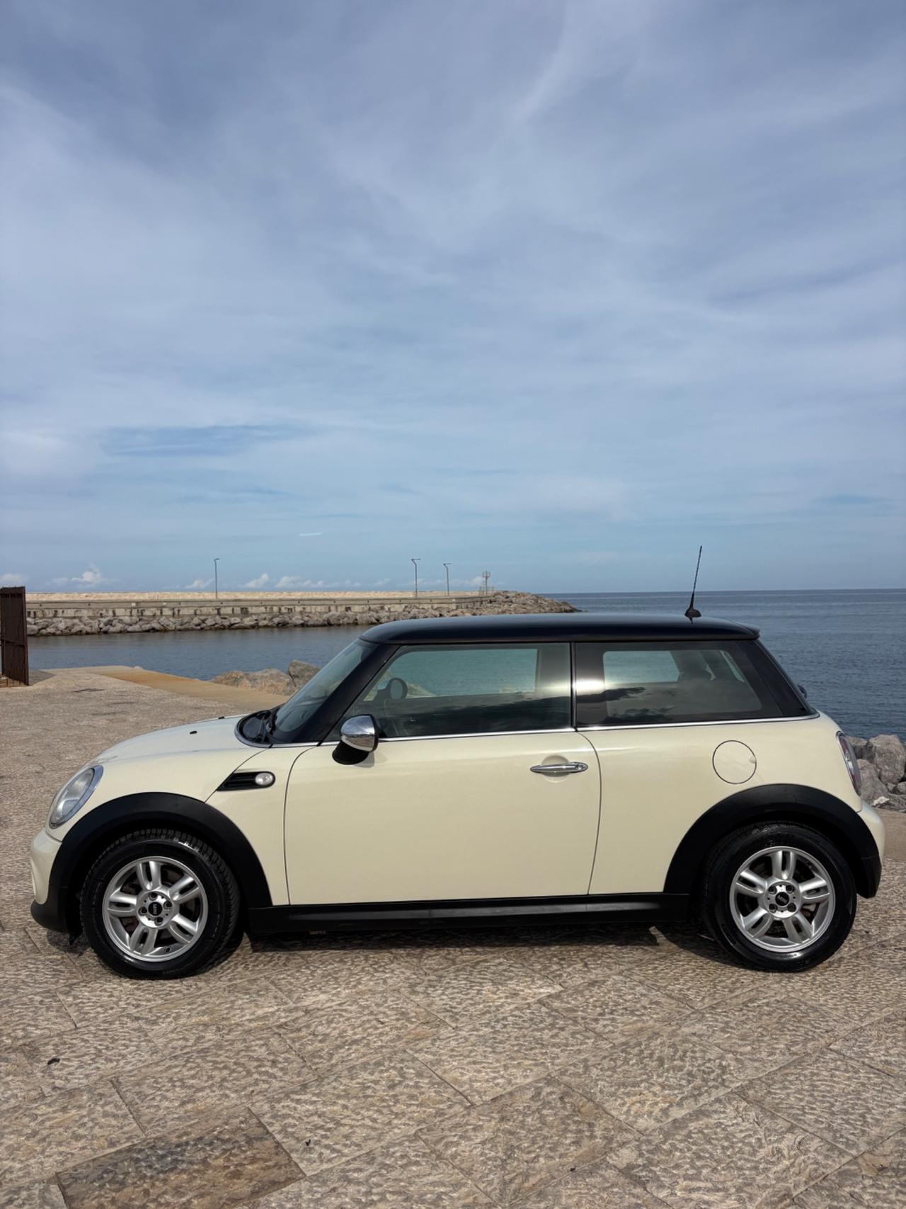 Mini 1.6 16V One (55kW)