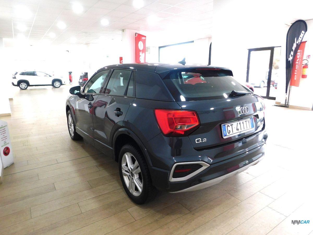 AUDI - Q2 - 35 TFSI S tronic Business Advanced