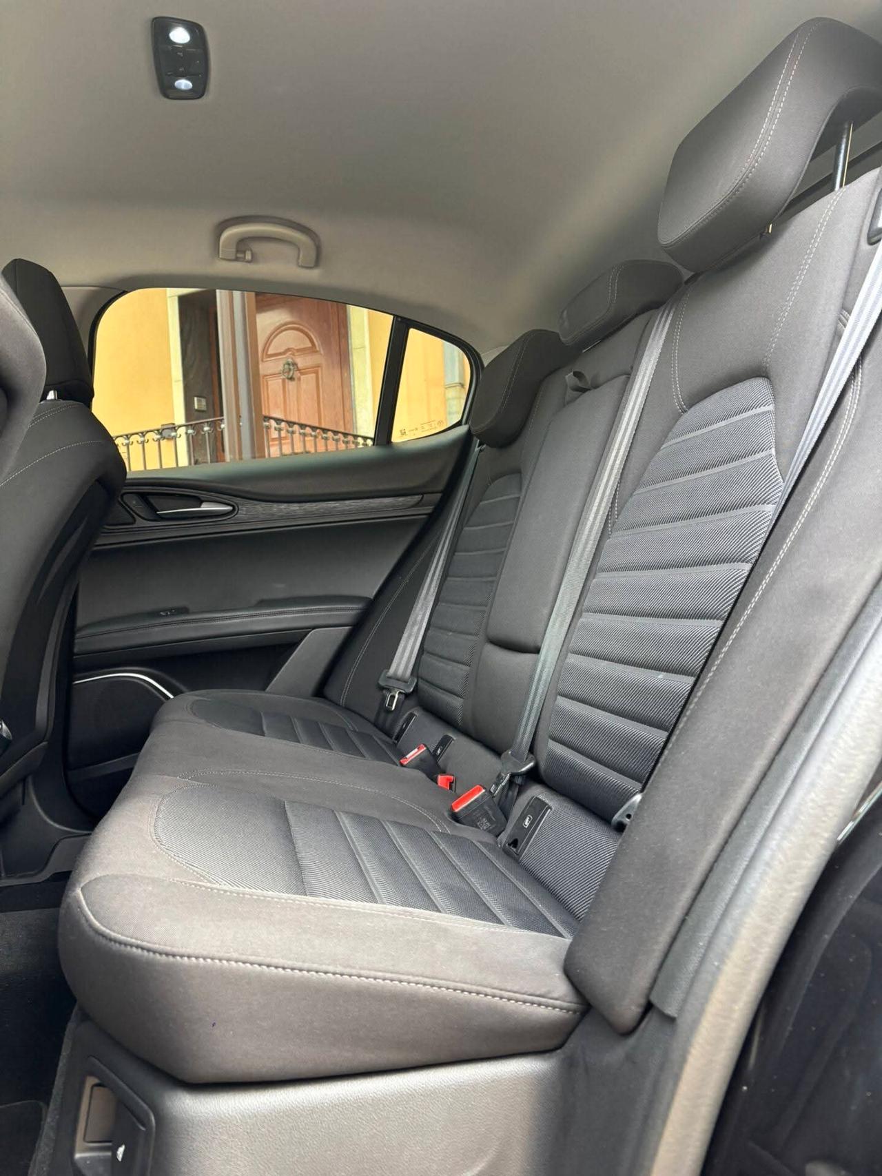 Alfa Romeo Stelvio 2.2 Turbodiesel 160 CV AT8 RWD Super